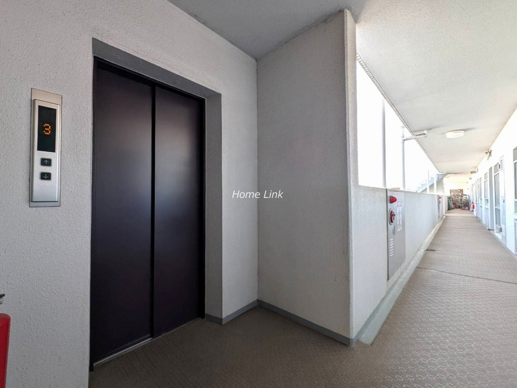 東建ニューハイツ成増　エレベーターホール